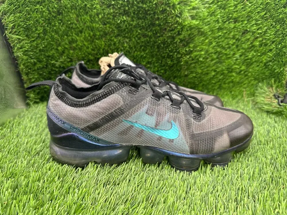 Nike Air VaporMax 2019 AJ2616-003 Athletic Sneaker Boys 6 Black Woven Running